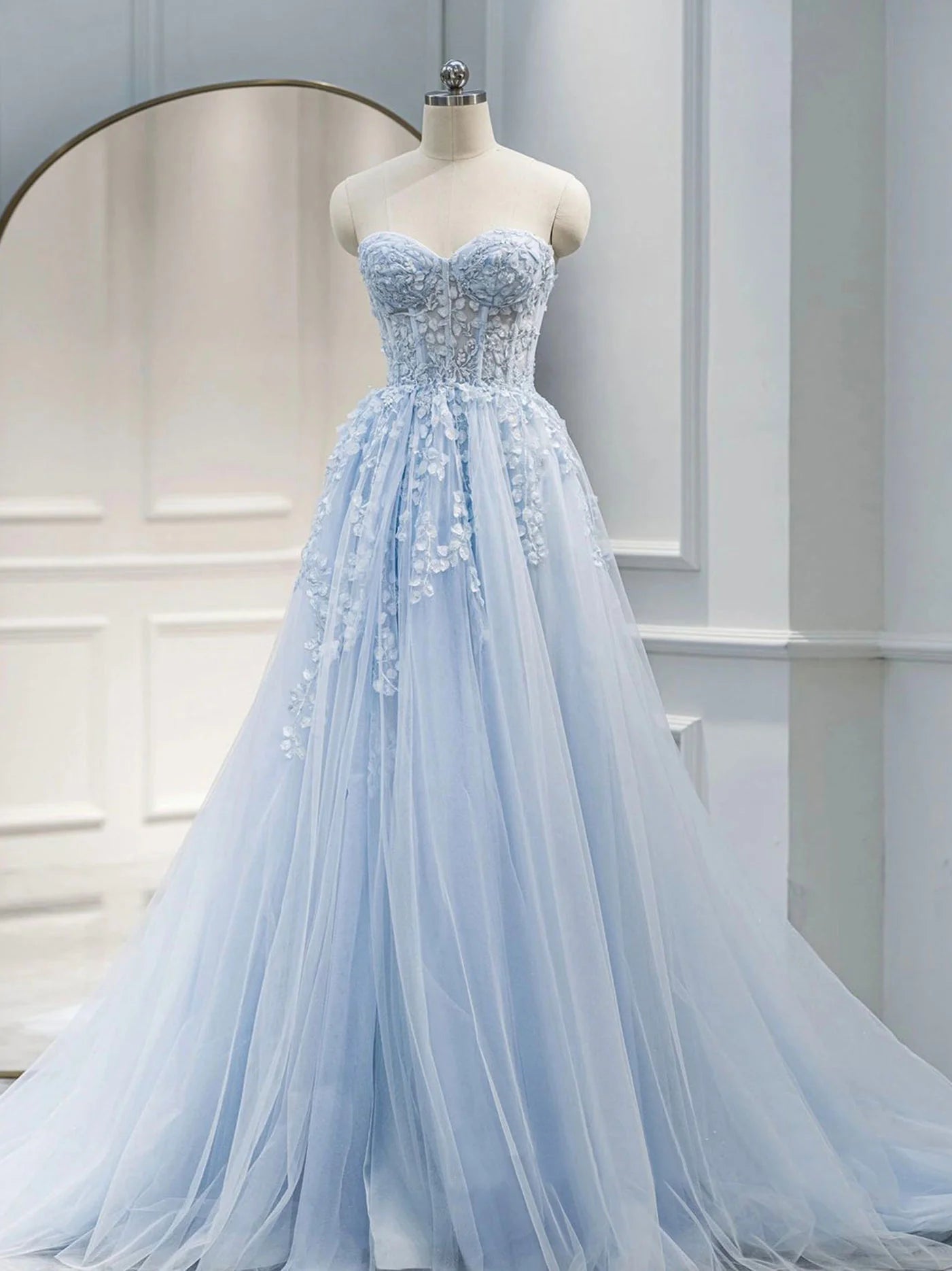 A line sweetheart neck lace long prom dress