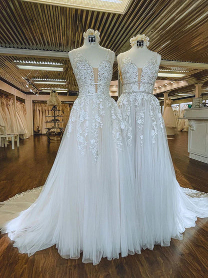 V neck tulle lace long Wedding Dresses