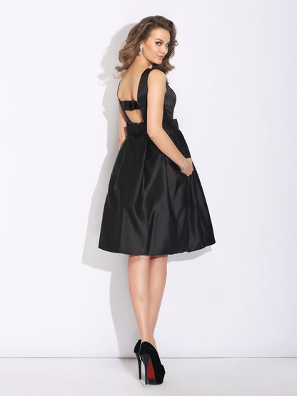 A-Line/Princess Bateau Bowknot Sleeveless Short Satin Dresses