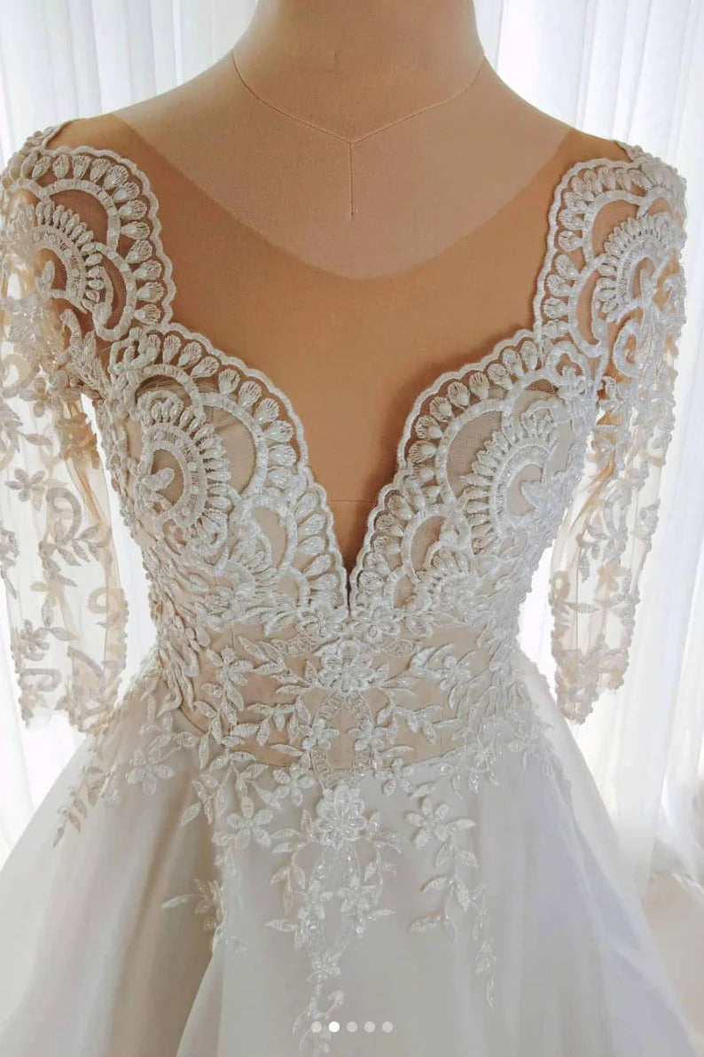 Round neck tulle lace long Wedding Dresses