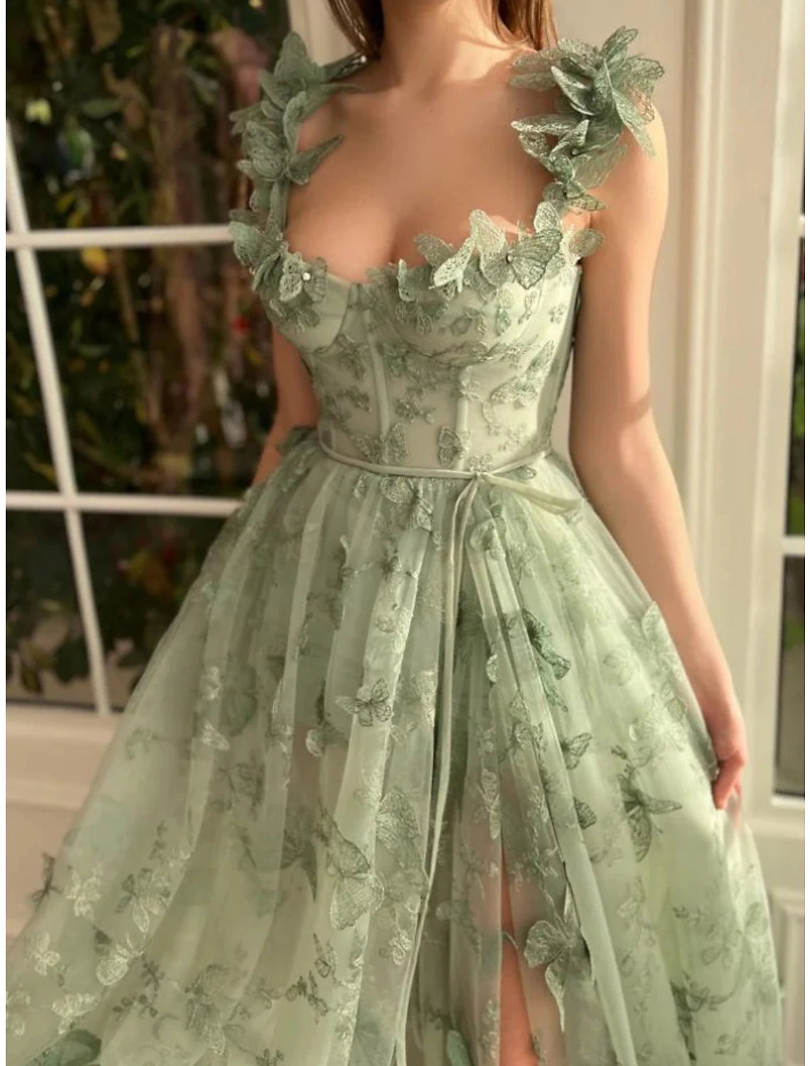 A-Line Prom Dresses Elegant Dress Formal Sweep / Brush Train Sleeveless Square Neck Tulle with Pleats Slit Appliques