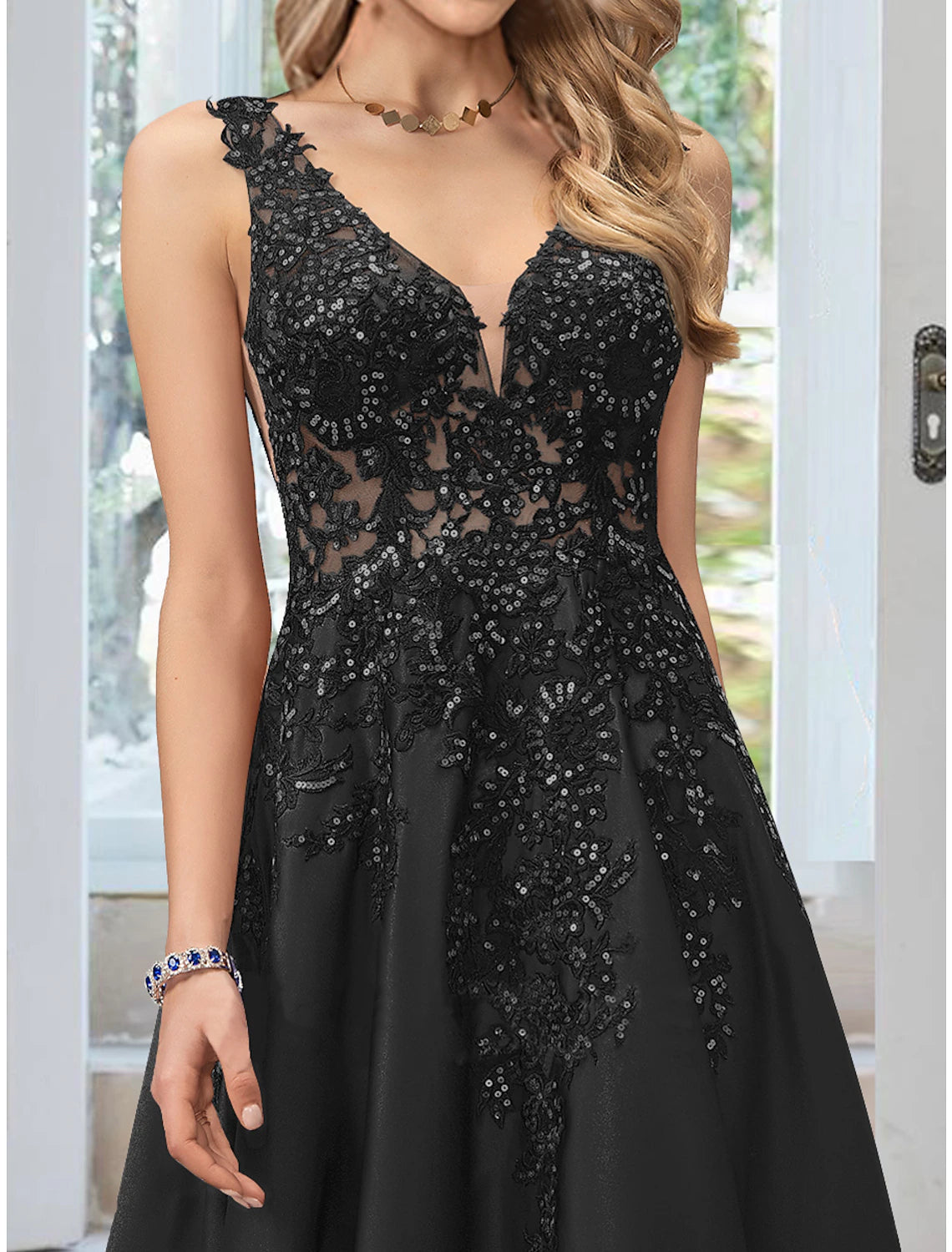 A-Line Evening Gown Black Dress Formal Floor Length Sleeveless V Neck Lace with Appliques