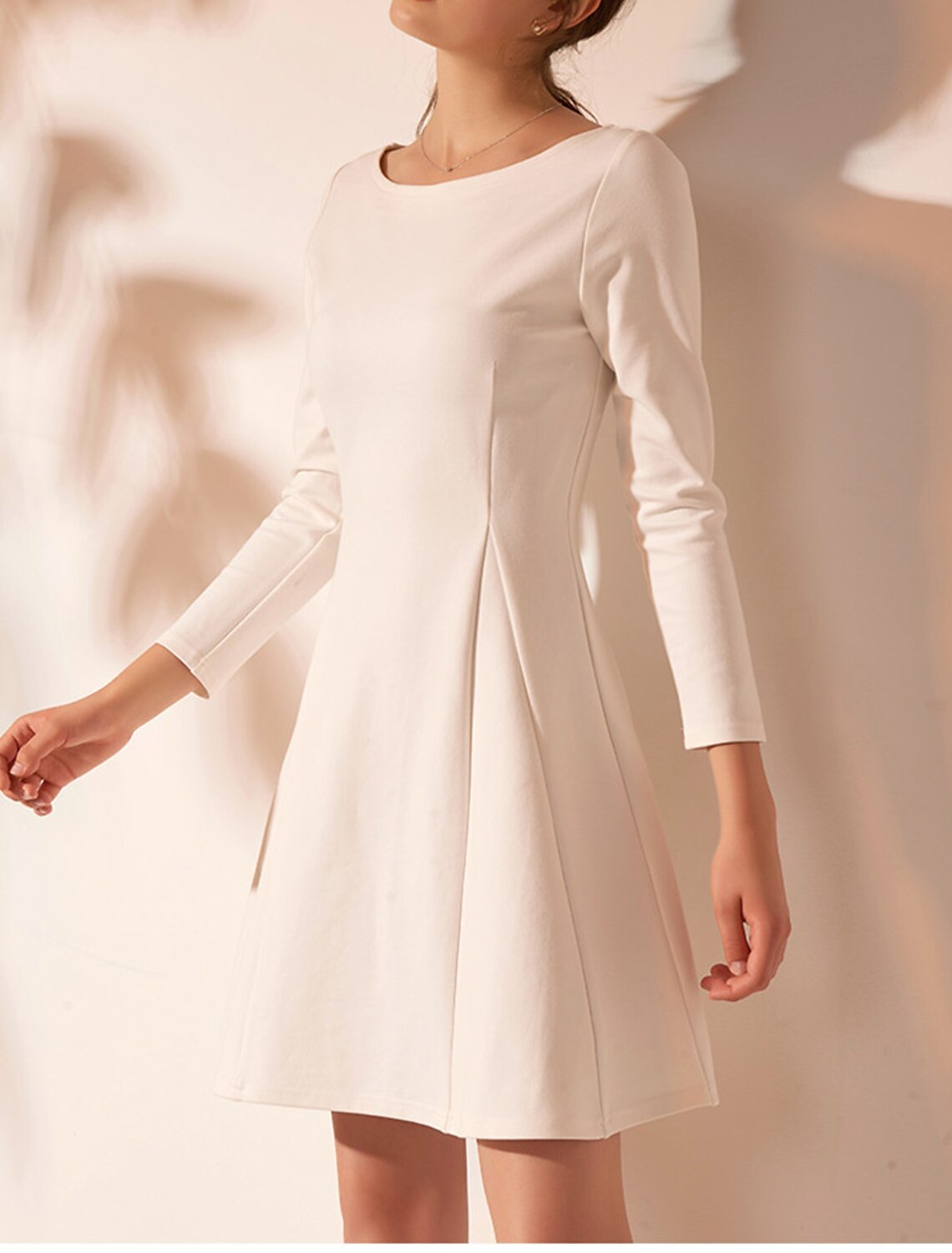 A-Line Minimalist White Graduation Cocktail Party Dress Jewel Neck Long Sleeve Short / Mini Spandex with Pleats