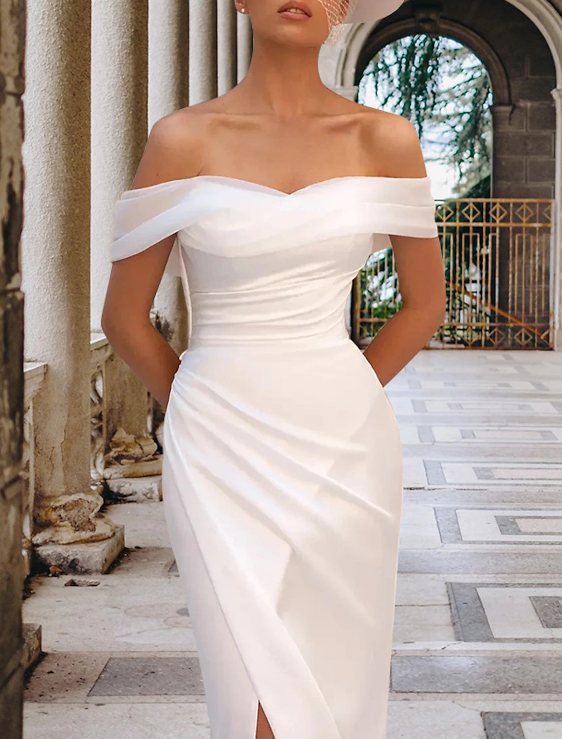 Hall Casual Wedding Dresses Sheath / Column Off Shoulder Cap Sleeve Court Train Satin Bridal Gowns With Split Front Side-Draped