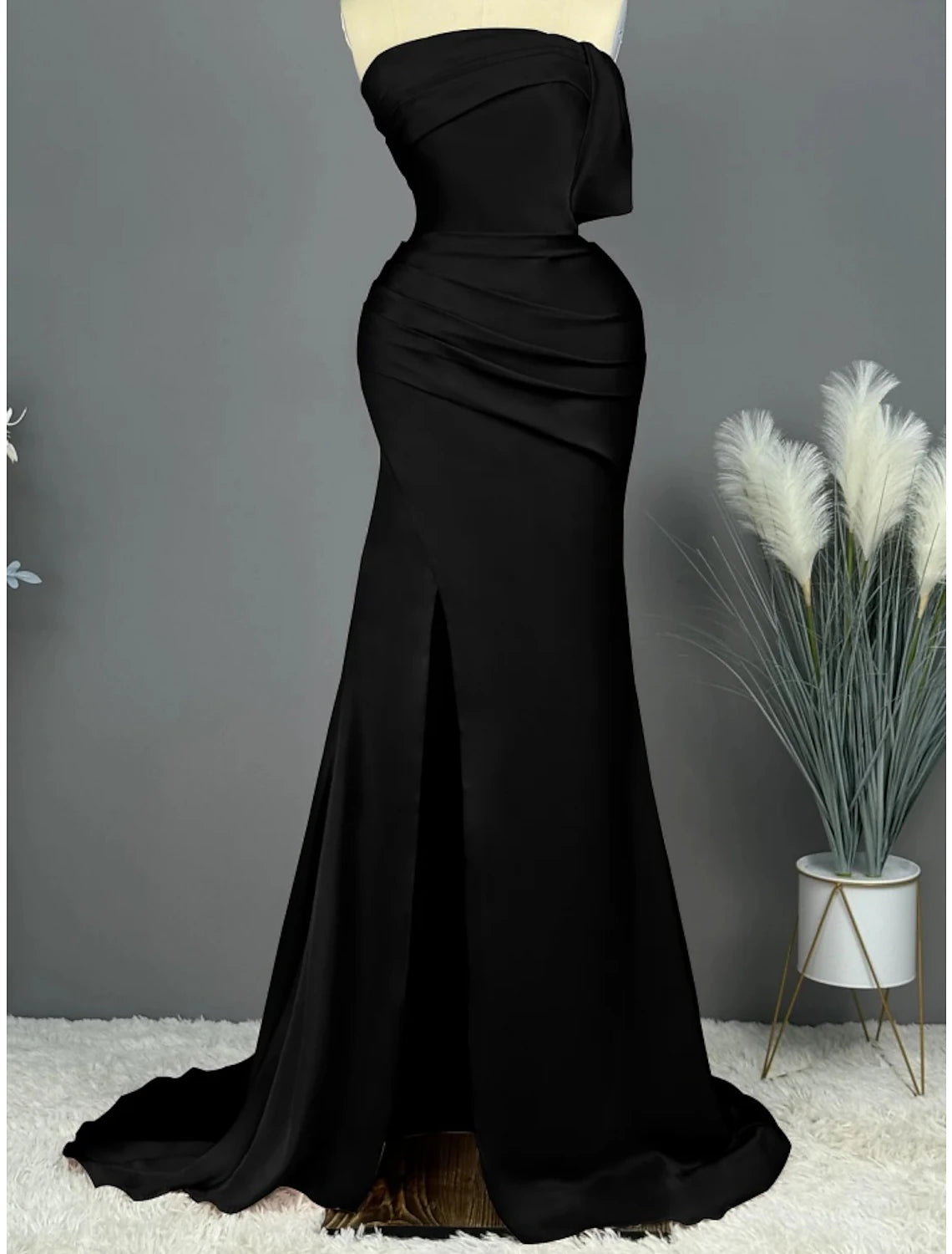 A-Line Evening Gown Elegant Dress Formal Sweep / Brush Train Sleeveless Strapless Satin with Pleats Ruched Slit