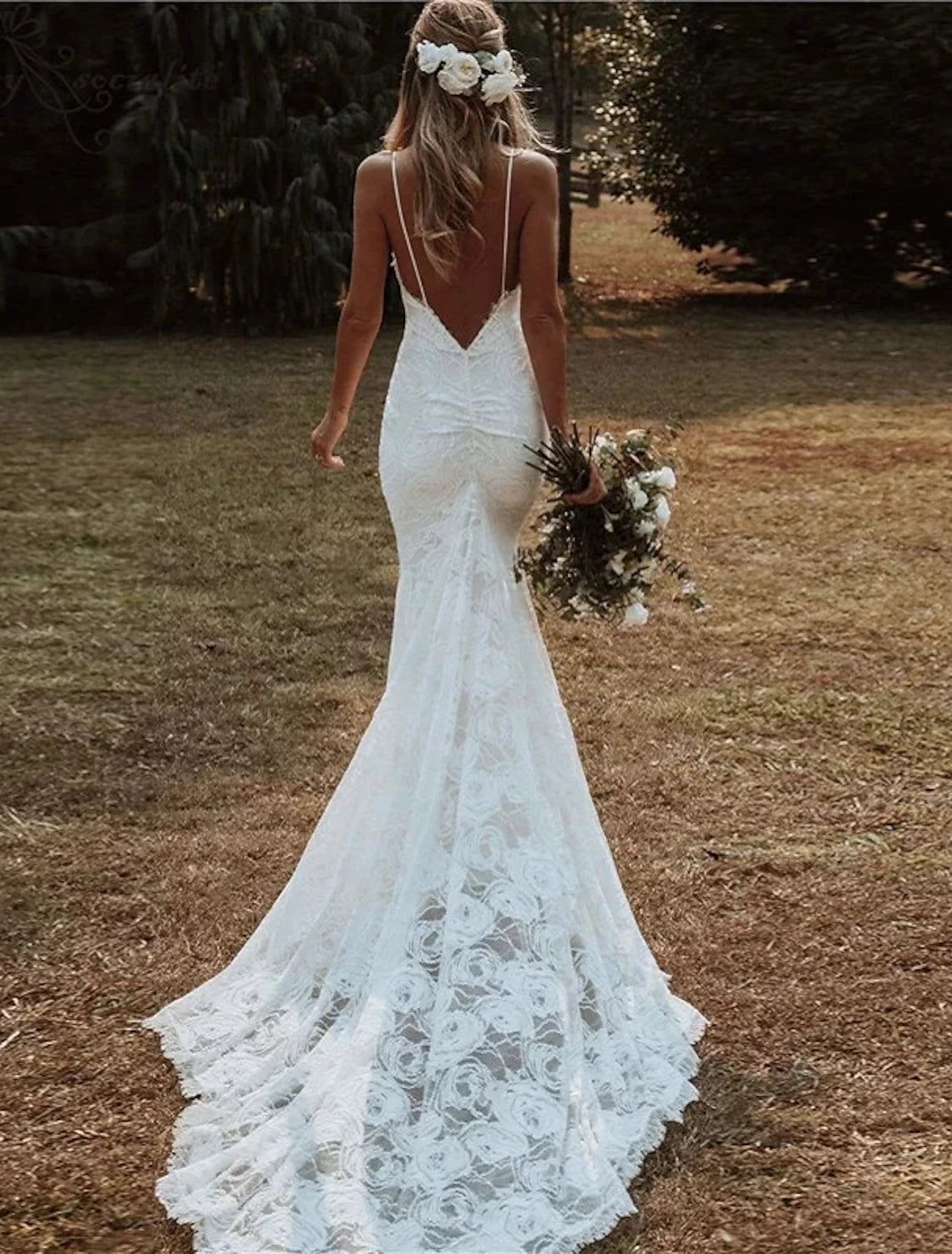 Beach Open Back Sexy Boho Wedding Dresses Mermaid / Trumpet Camisole V Neck Spaghetti Strap Court Train Lace Bridal Gowns With Appliques