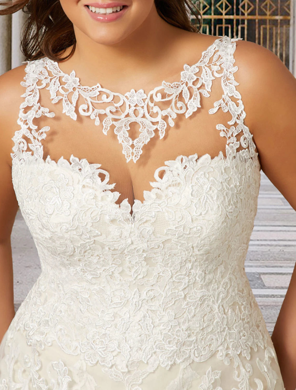 A-Line Plus Size Curve Wedding Dresses Luxurious Dress Formal Evening Wedding Party Court Train Sleeveless Jewel Neck Lace with Appliques