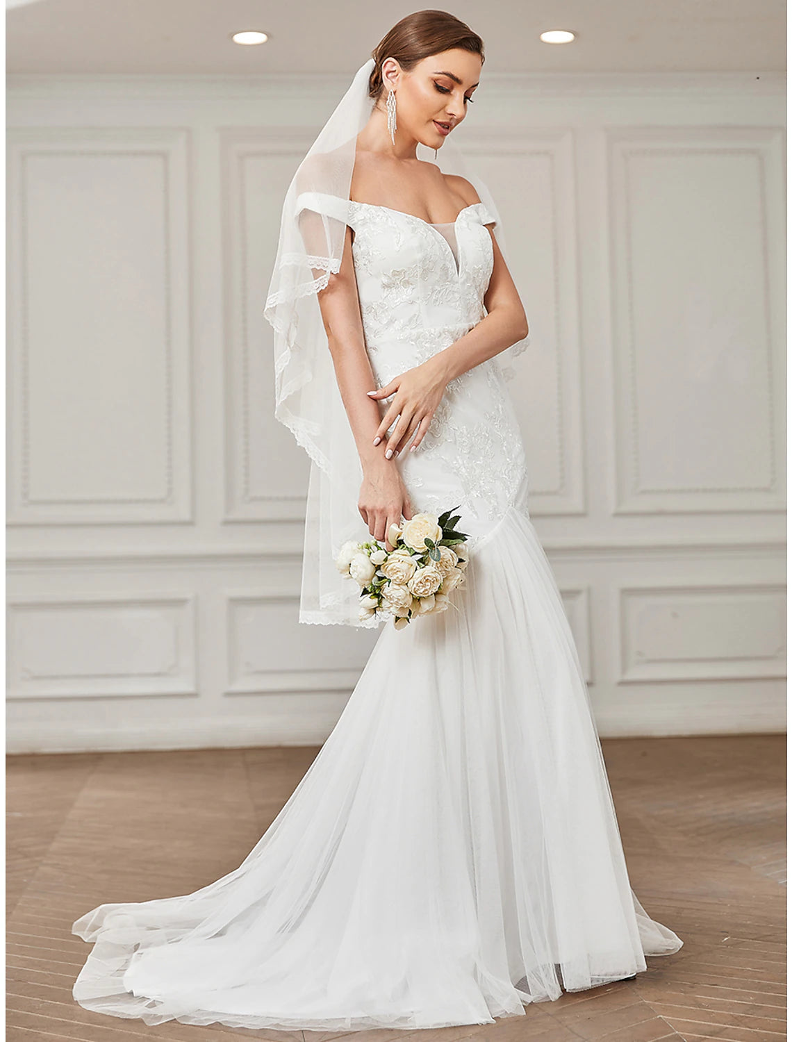 Reception Vintage Wedding Dresses A-Line Off Shoulder Cap Sleeve Sweep / Brush Train Lace Bridal Gowns With Lace Appliques