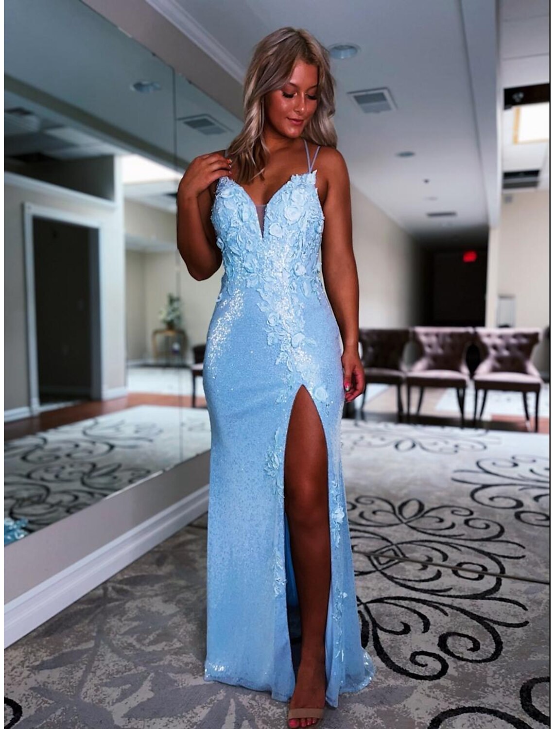 Mermaid / Trumpet Prom Dresses Sexy Dress Formal Sweep / Brush Train Sleeveless V Neck Sequined Backless with Sequin Appliques