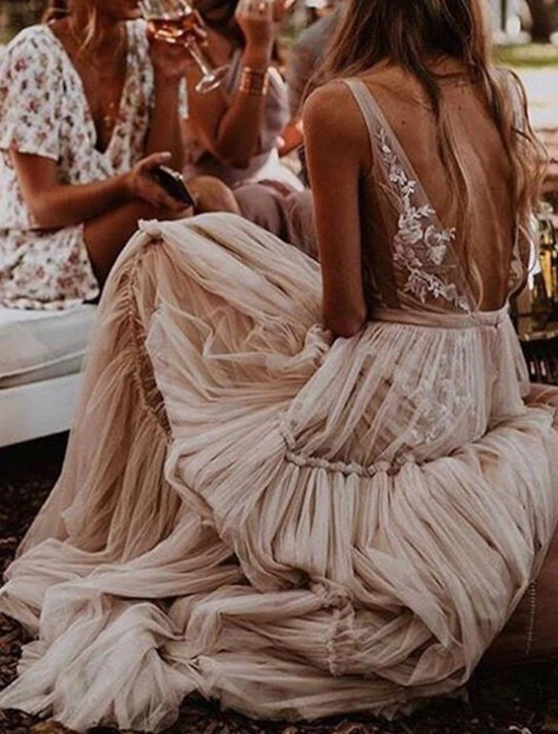 Beach Sexy Boho Wedding Dresses A-Line V Neck Sleeveless Floor Length Tulle Bridal Gowns With Appliques