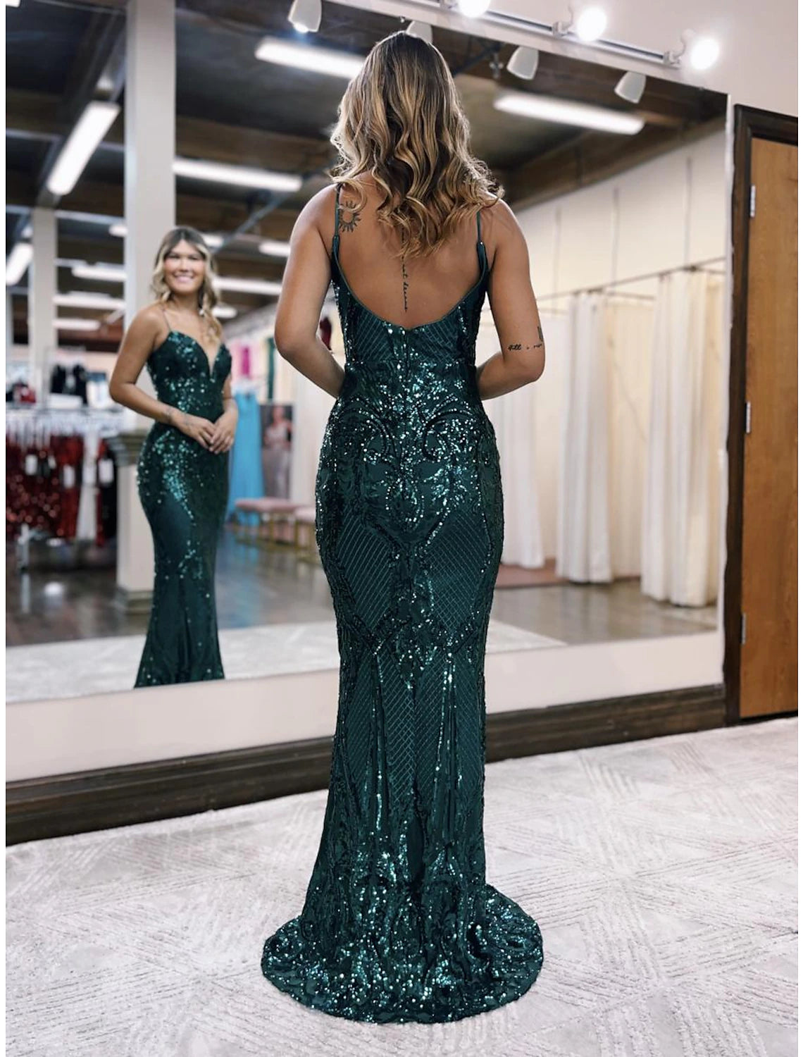 Mermaid / Trumpet Prom Dresses Sparkle & Shine Dress Formal Wedding Party Sweep / Brush Train Sleeveless V Neck Sequined Backless with Sequin