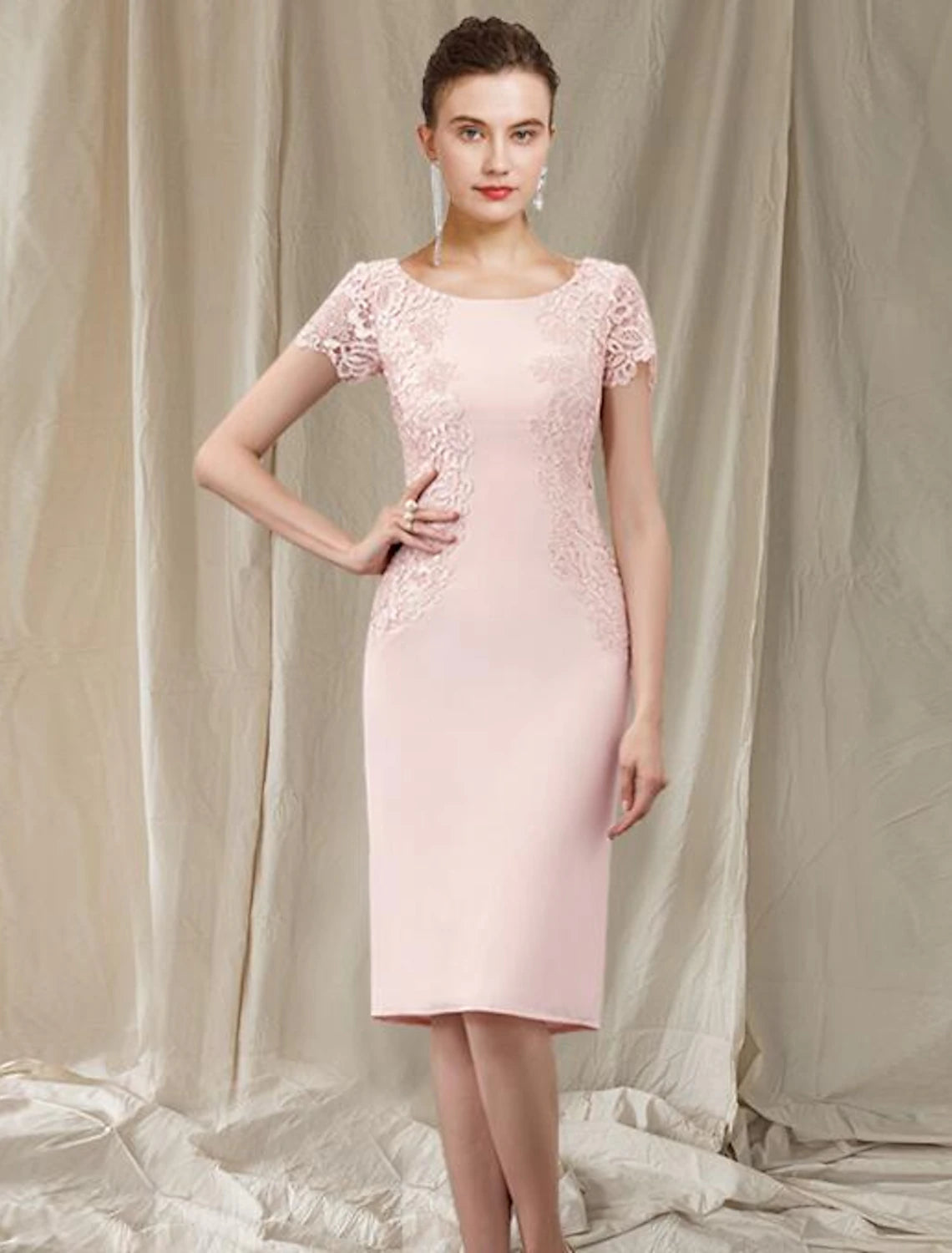 Sheath / Column Mother of the Bride Dress Elegant Jewel Neck Knee Length Lace Stretch Fabric Short Sleeve with Appliques