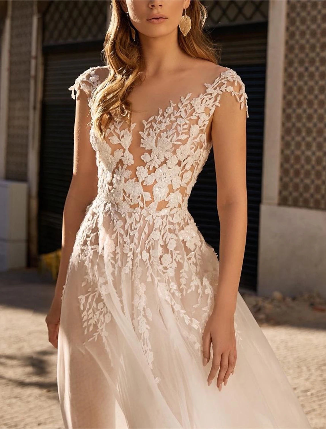 Beach Boho Wedding Dresses A-Line Boat Neck Sleeveless Floor Length Organza Bridal Gowns With Flower Solid Color