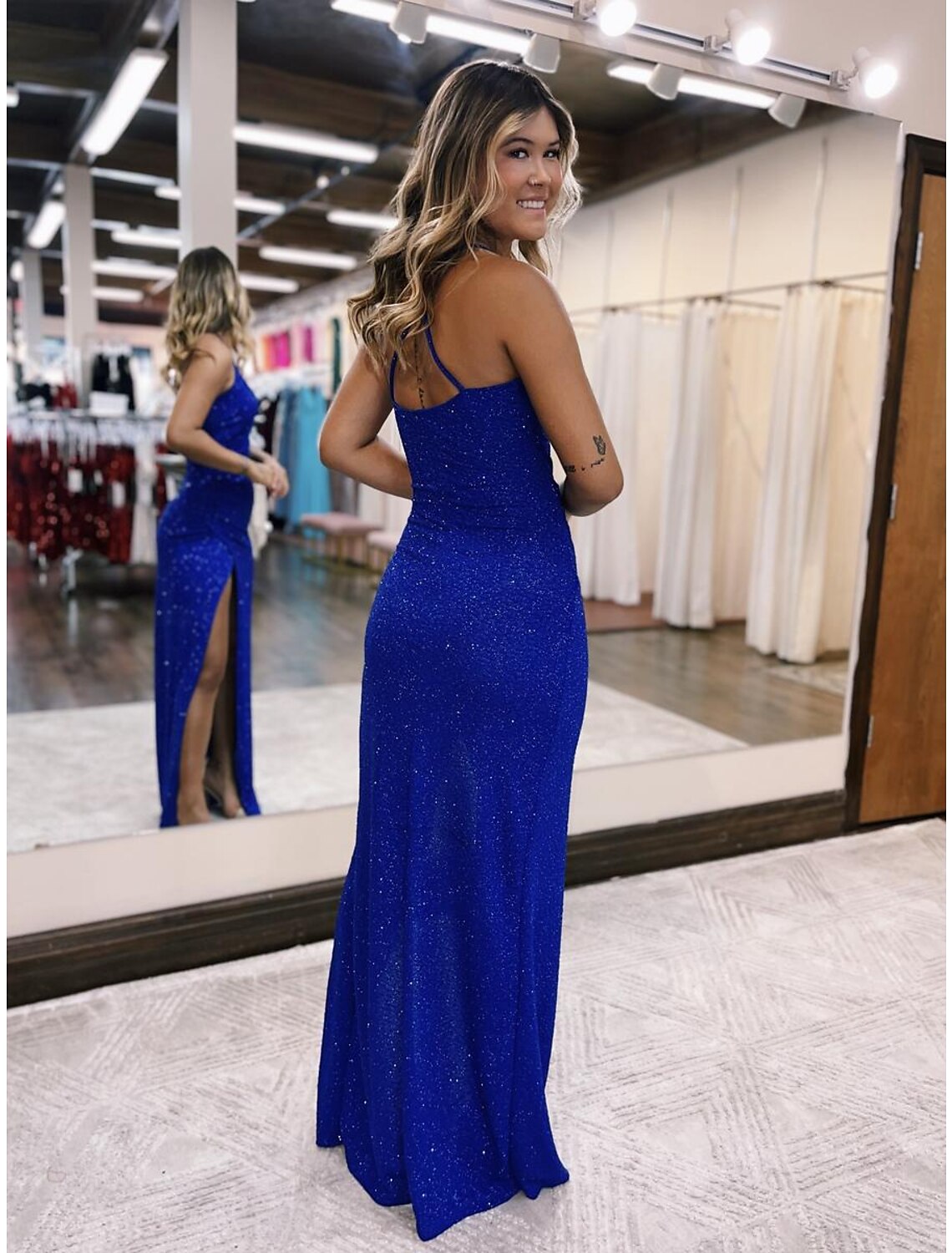 Mermaid / Trumpet Prom Dresses Glittering Dress Formal Floor Length Sleeveless V Neck Satin Backless with Glitter