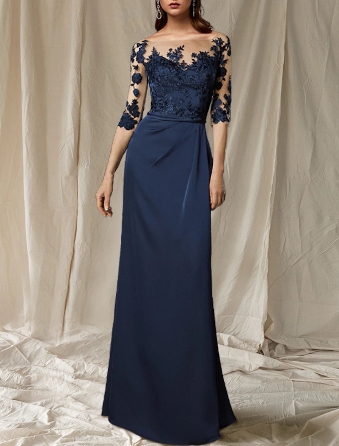 Sheath / Column Mother of the Bride Dress Plus Size Elegant Jewel Neck Sweep / Brush Train Chiffon Half Sleeve with Appliques