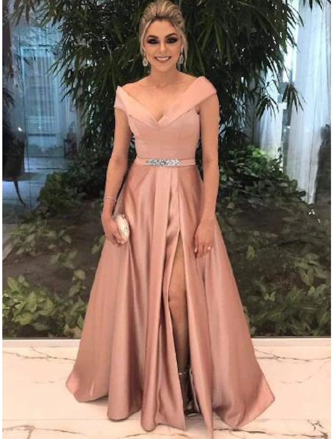 A-Line Elegant Prom Formal Evening Valentine's Day Dress Off Shoulder Short Sleeve Sweep / Brush Train Satin with Split Front