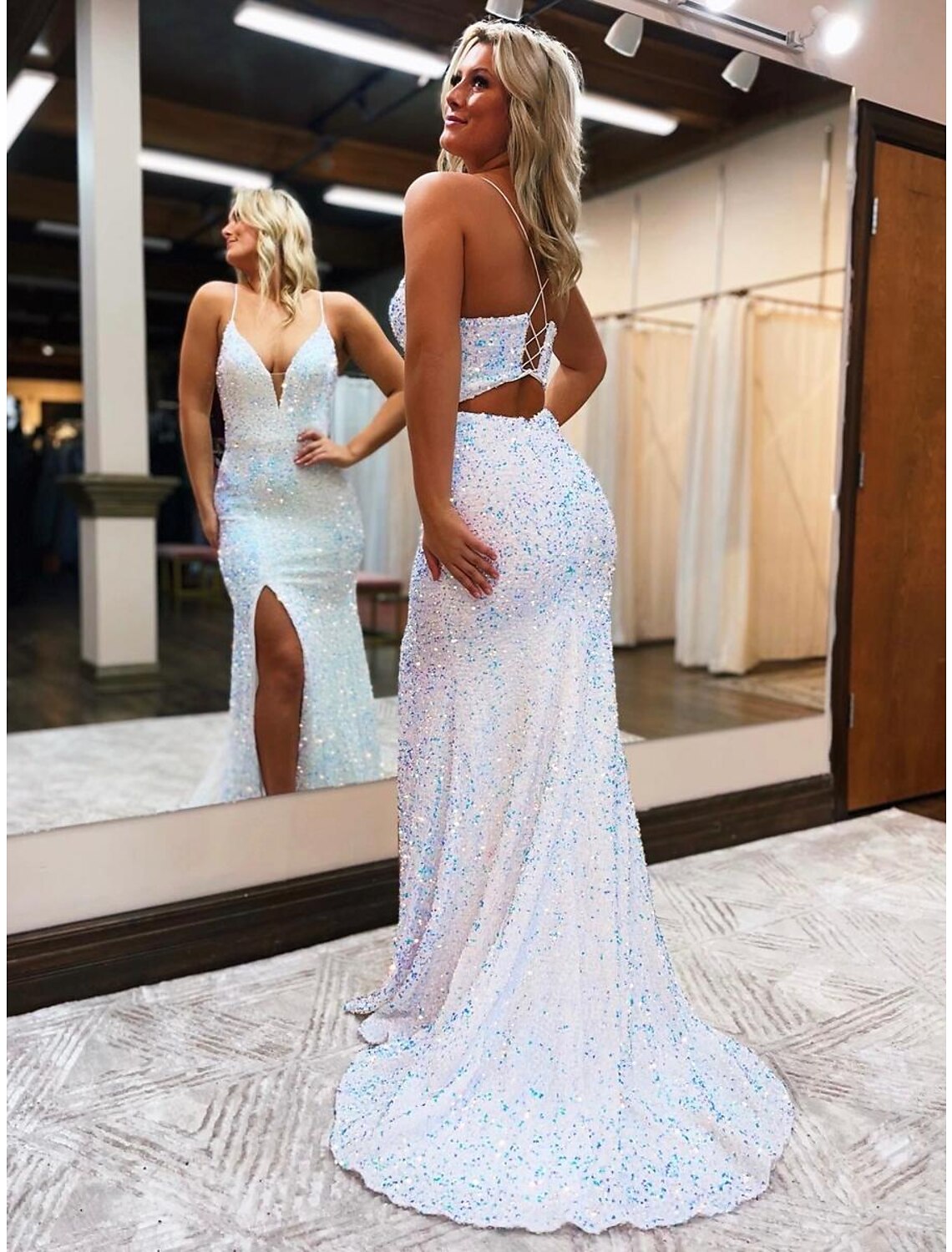 Mermaid / Trumpet Prom Dresses Sparkle & Shine Dress Formal Court Train Sleeveless V Neck Sequined Backless with Sequin Slit