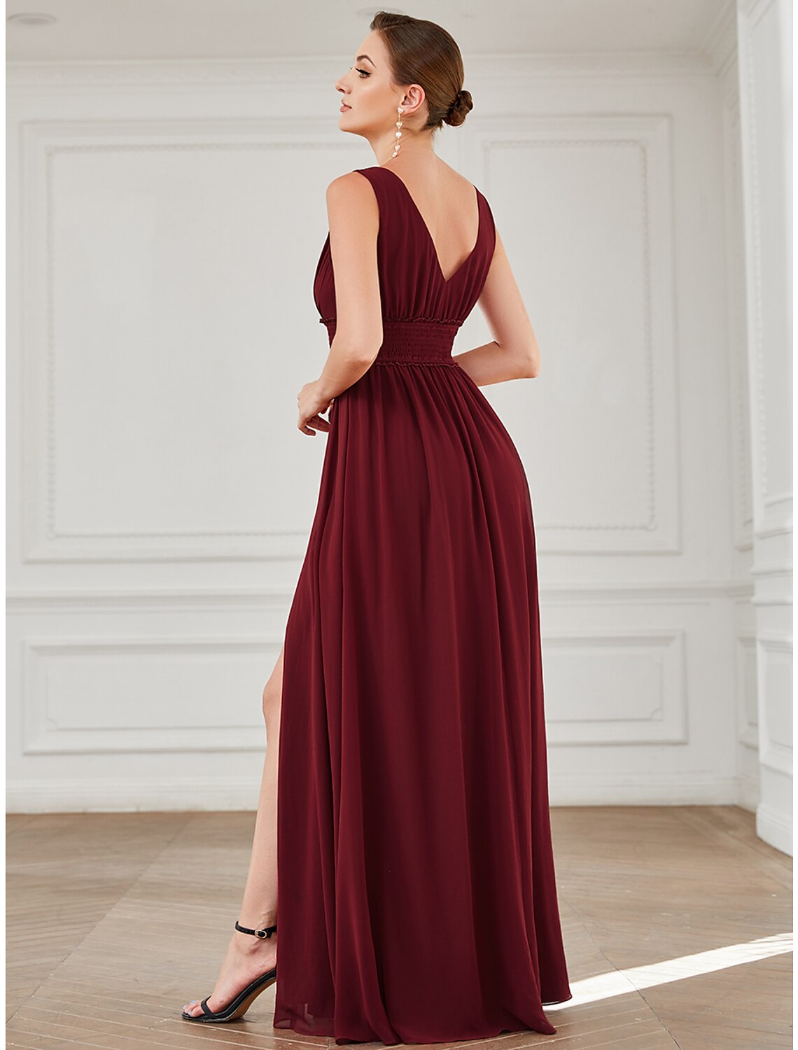 A-Line Evening Gown Minimalist Dress Wedding Guest Floor Length Sleeveless V Neck Chiffon with Pleats