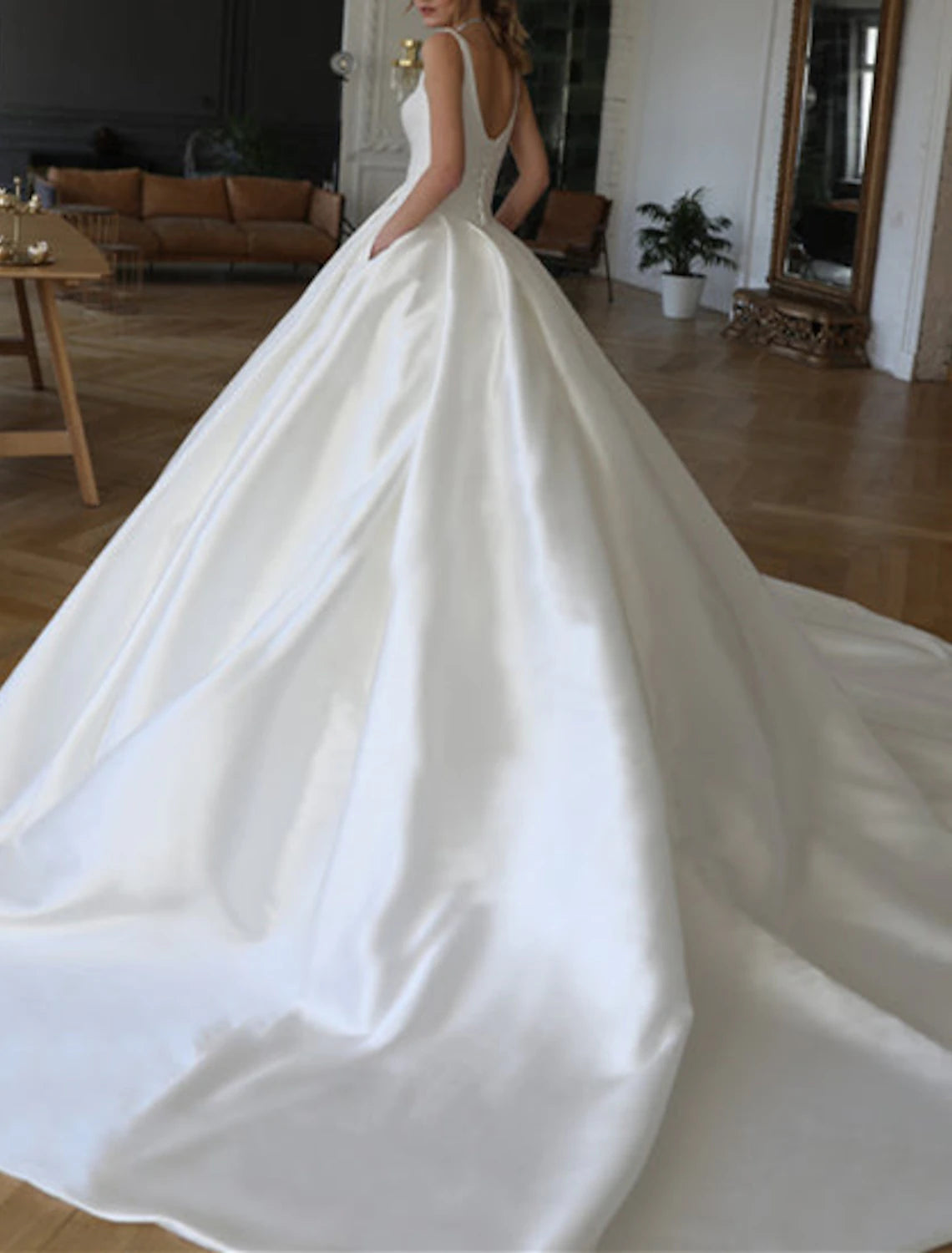 Royal Style Formal Wedding Dresses Ball Gown Square Neck Sleeveless Chapel Train Satin Bridal Gowns With Solid Color