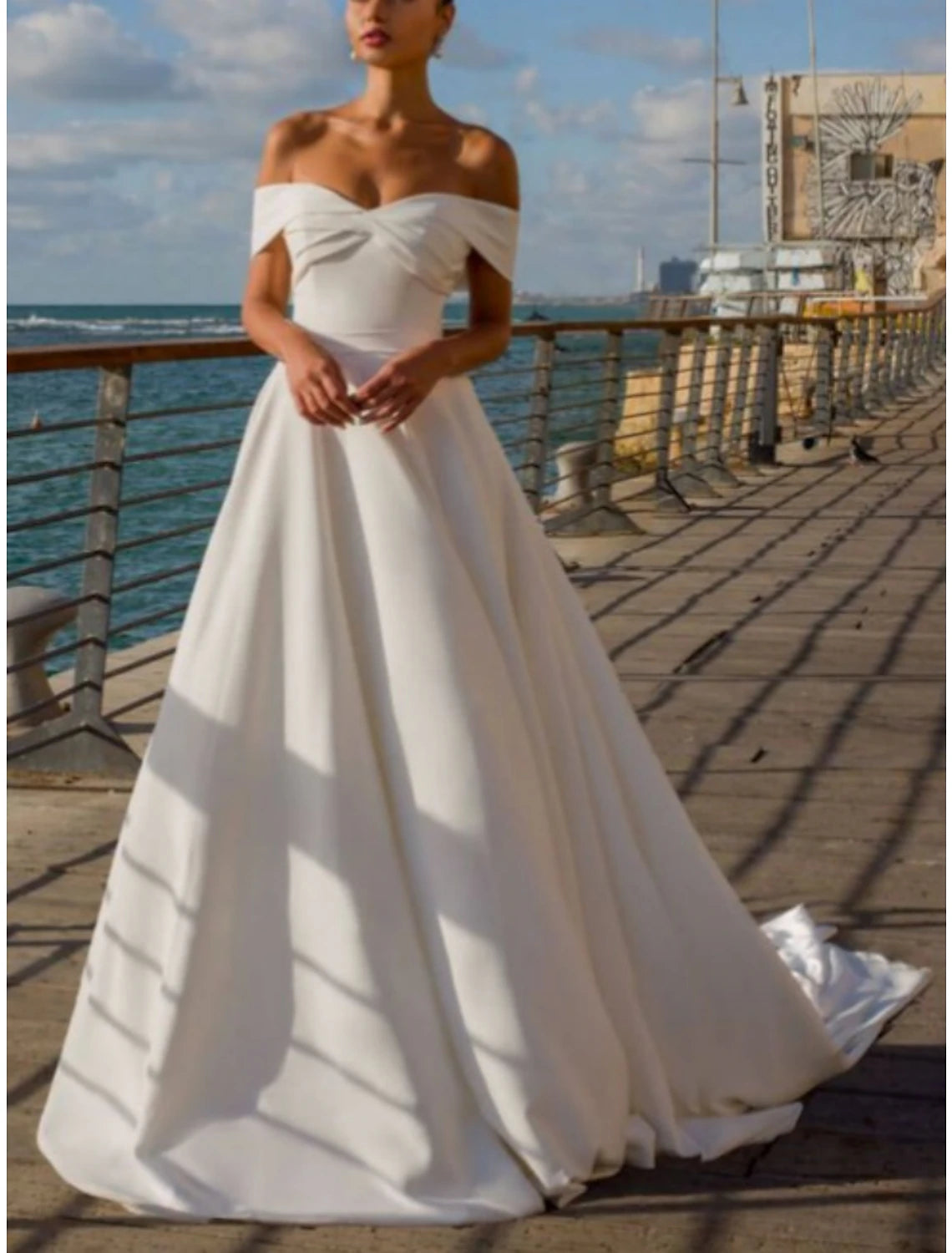 Hall Formal Wedding Dresses A-Line Off Shoulder Short Sleeve Court Train Satin Bridal Gowns With Pleats Ruched