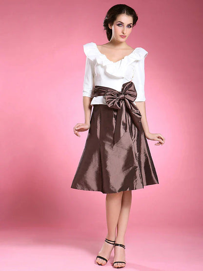 A-Line Mother of the Bride Dress Color Block V Neck Knee Length Taffeta Half Sleeve No with Sash / Ribbon Bow(s)