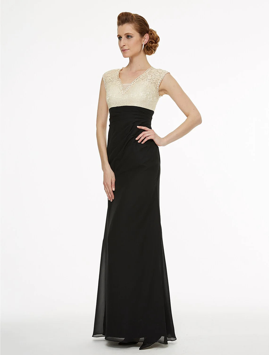 Sheath / Column V Neck Floor Length Chiffon / Lace Mother of the Bride Dress with Lace