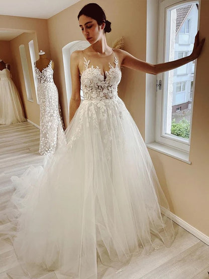 A-Line/Princess Tulle Applique Scoop Sleeveless Chapel Train Wedding Dresses