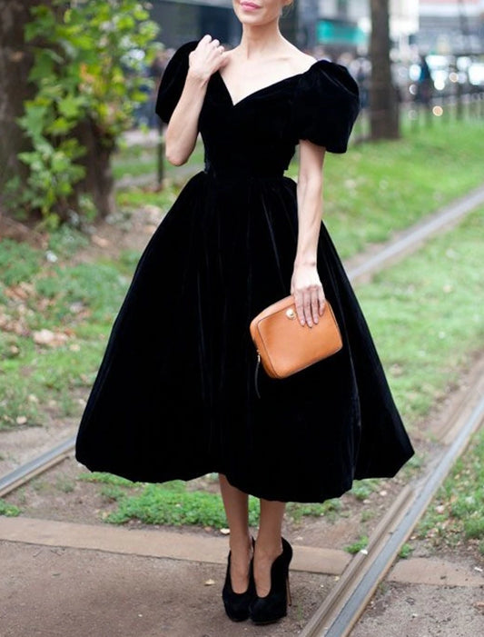 A-Line Cocktail Dresses Vintage Black Dress Plus Size Formal Velvet Halloween Tea Length Short Sleeve V Neck Fall Wedding Guest with Ruffles