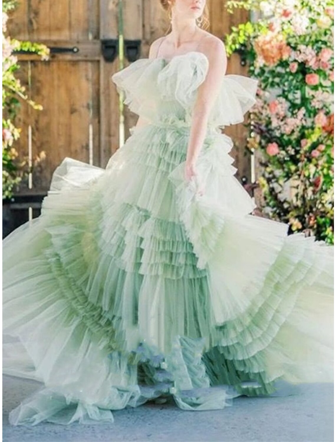 A-Line Prom Dresses Elegant Dress Formal Sweep / Brush Train Sleeveless Strapless Tulle with Pleats Ruffles