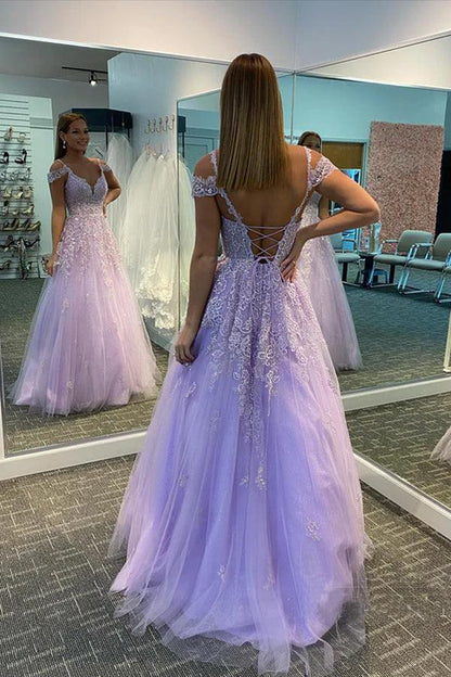 A-line Tulle V Neck Prom Dresses With Lace Appliques