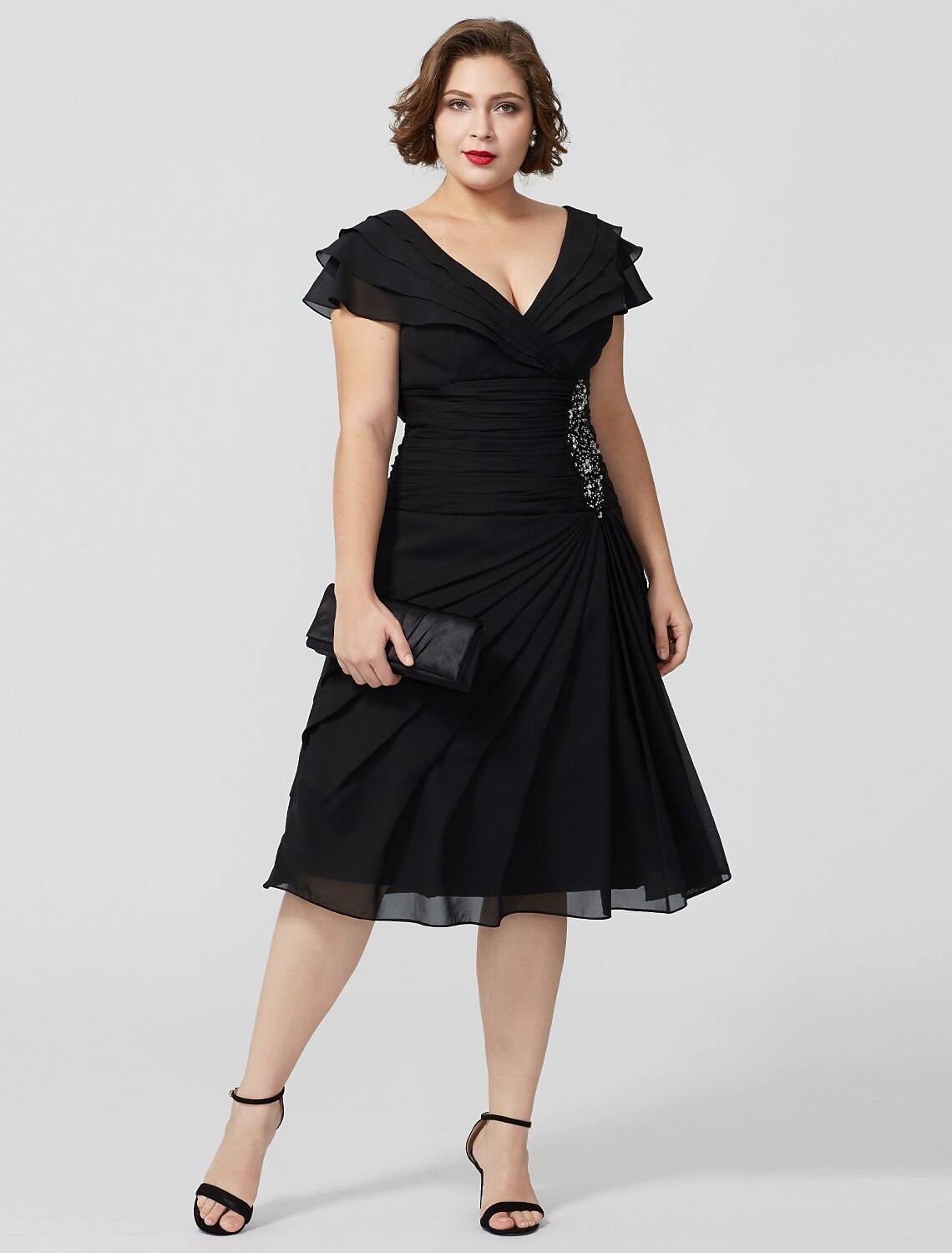 A-Line Mother of the Bride Dress Plus Size Elegant Sexy V Neck Knee Length Chiffon Short Sleeve No with Beading Tiered