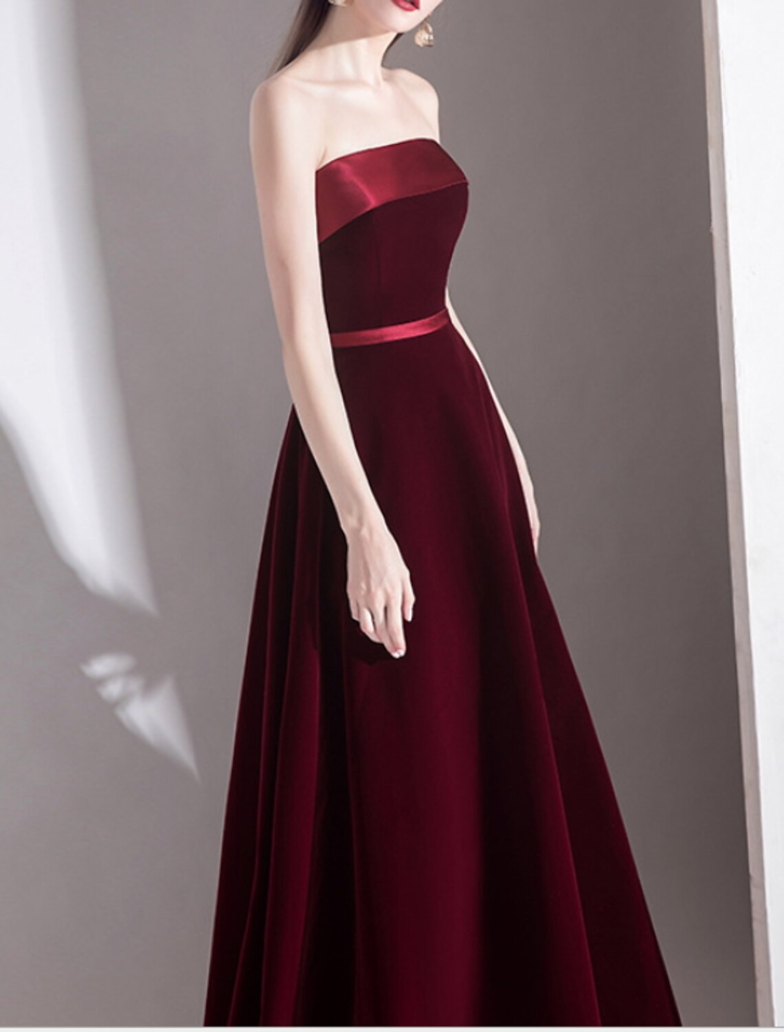 A-Line Bridesmaid Dress Strapless Sleeveless Elegant Floor Length Velvet with Sash / Ribbon