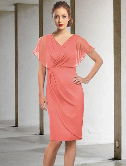 Sheath / Column Mother of the Bride Dress Elegant V Neck Knee Length Chiffon Short Sleeve with Ruched