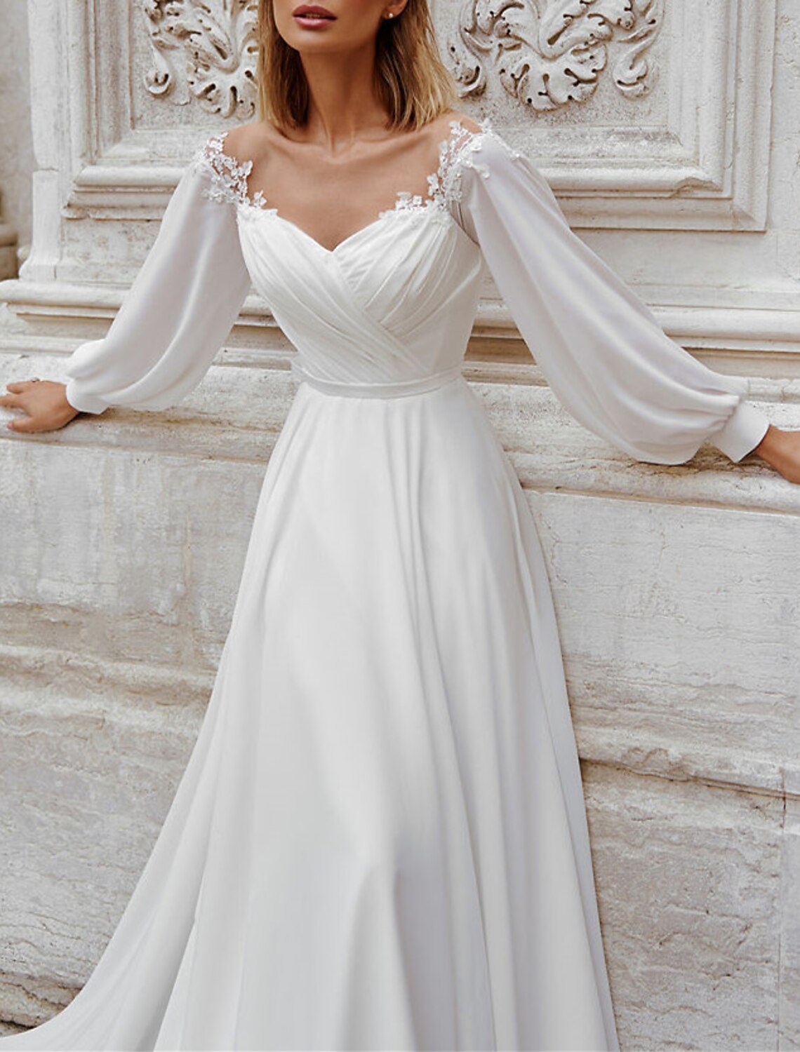 Beach Boho Fall Wedding Dresses A-Line Off Shoulder Long Sleeve Court Train Chiffon Bridal Gowns With Appliques Solid Color