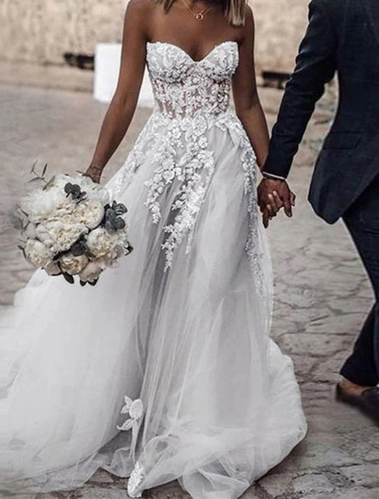 Beach Wedding Dresses A-Line Sweetheart Strapless Court Train Lace Bridal Gowns With Embroidery Appliques