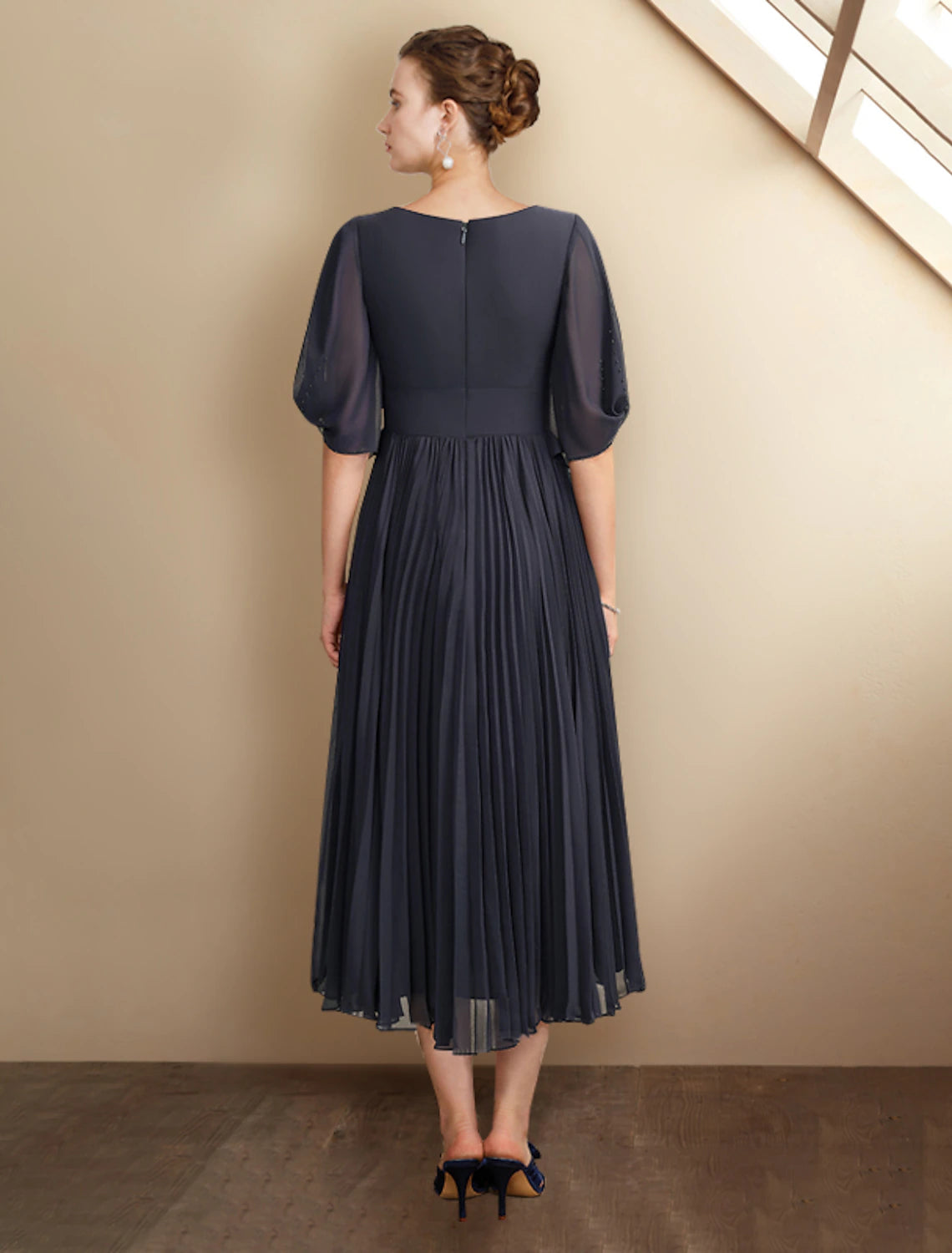 A-Line Mother of the Bride Dress Plus Size Elegant V Neck Tea Length Chiffon Half Sleeve with Pleats