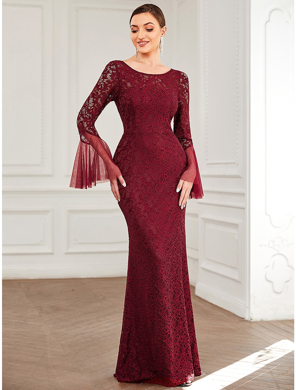 Mermaid / Trumpet Mother of the Bride Dress Elegant Sexy Jewel Neck Floor Length Lace Long Sleeve with Solid Color