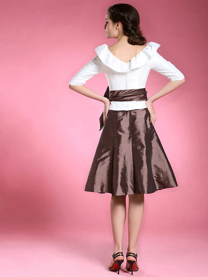 A-Line Mother of the Bride Dress Color Block V Neck Knee Length Taffeta Half Sleeve No with Sash / Ribbon Bow(s)