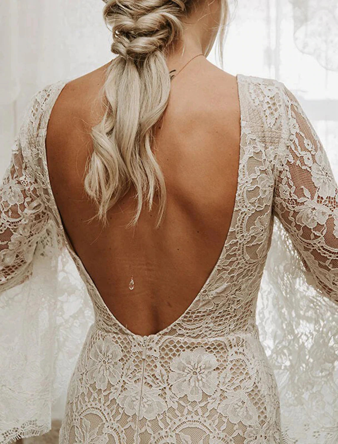 Beach Boho Wedding Dresses Mermaid / Trumpet V Neck Long Sleeve Court Train Lace Bridal Gowns With Appliques Solid Color