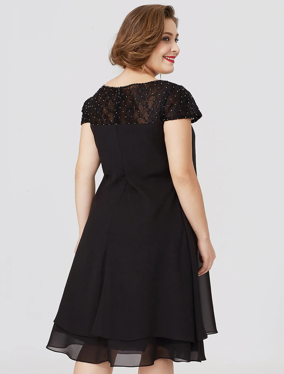 Sheath / Column Mother of the Bride Dress Formal Little Black Dress Plus Size See Through Jewel Neck Knee Length Chiffon Lace Short Sleeve No with Pleats Beading Lace Insert