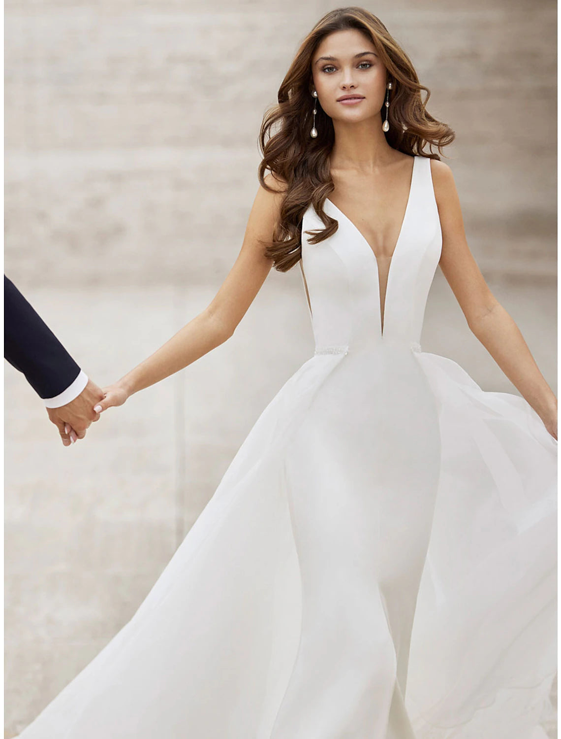 Beach Wedding Dresses Two Piece V Neck Sleeveless Court Train Satin Bridal Gowns With Pattern