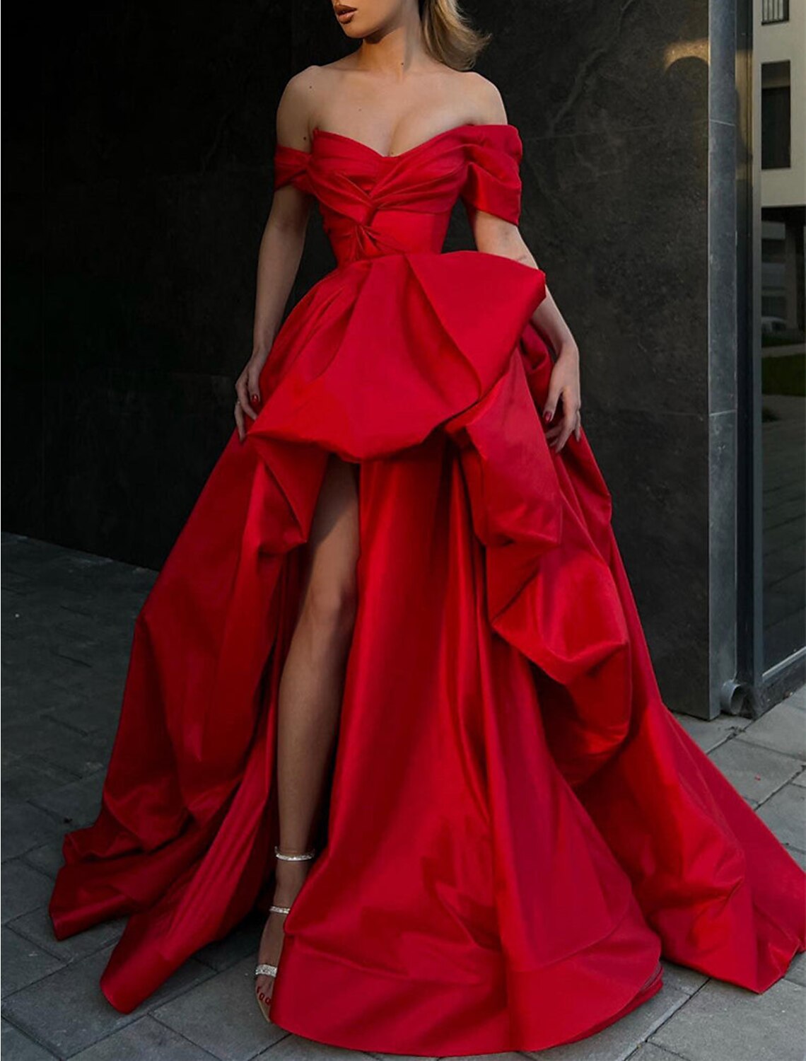 A-Line Evening Gown Party Dress Red Green Dress Masquerade Prom Sweep / Brush Train Sleeveless Off Shoulder Satin with Slit